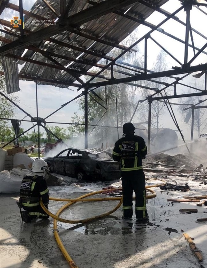 Уламки ракети повністю знищили деревообробне підприємство