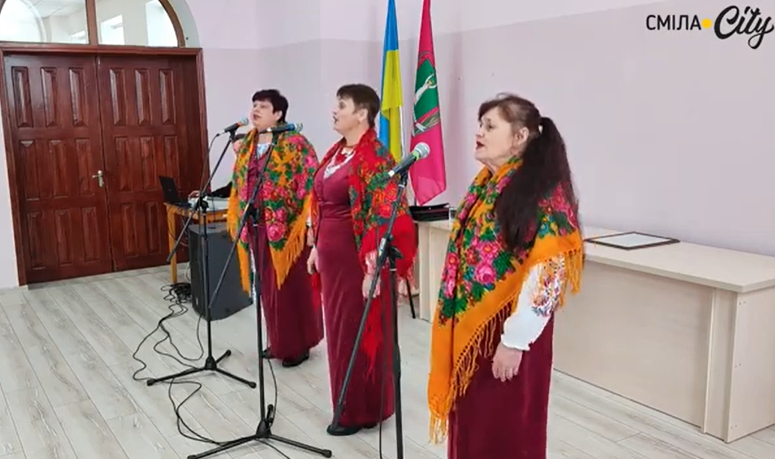 Пісенне вітання від колективу "Вербиченька" МБК ім. Т. Шевченка