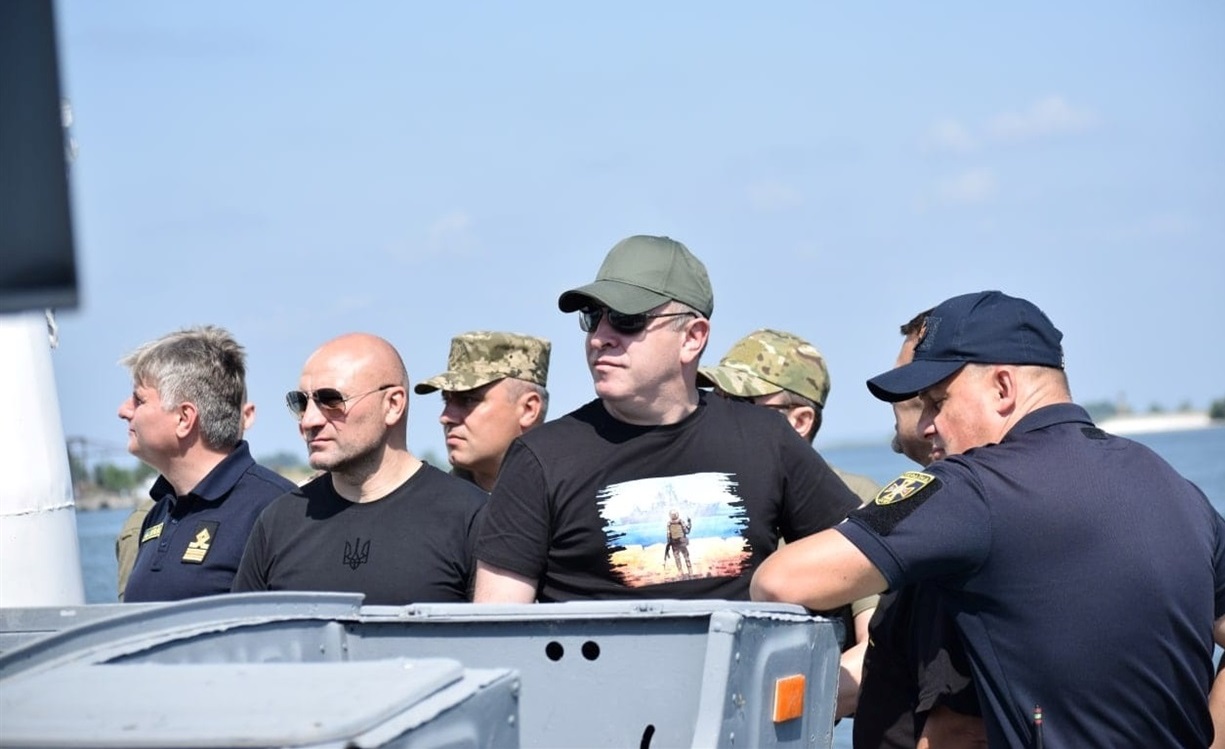 Як працюють піротехніки ДСНС спостерігали перші особи обласного центру та області