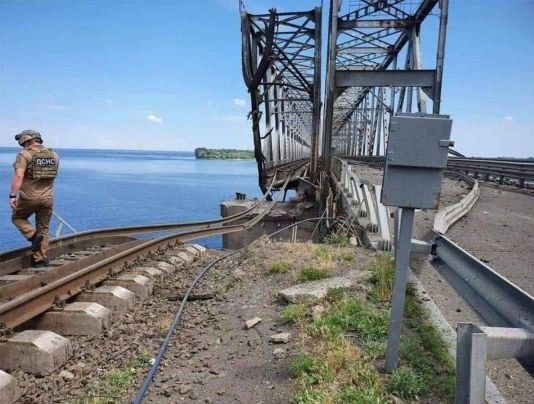 Наслідки ракетного удару 