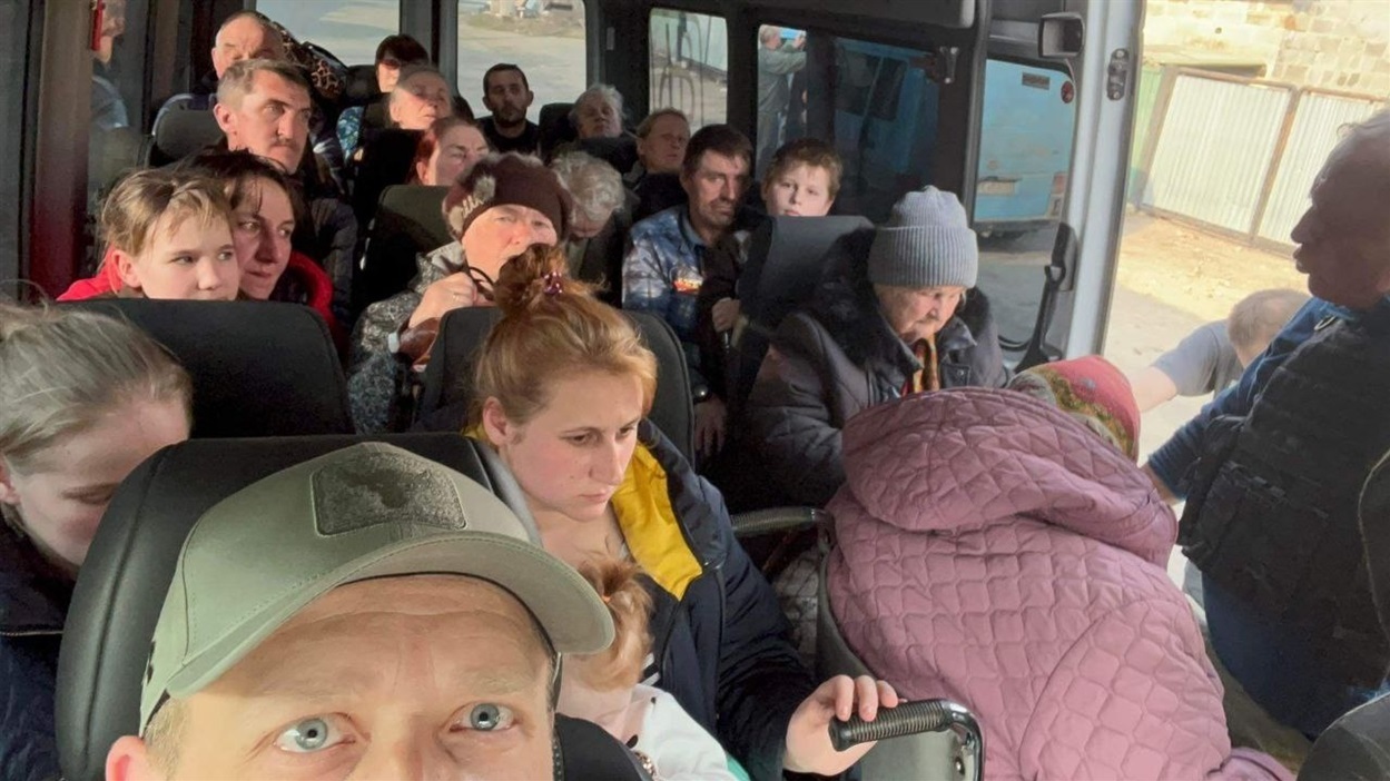 Евакуація людей з гарячих точок