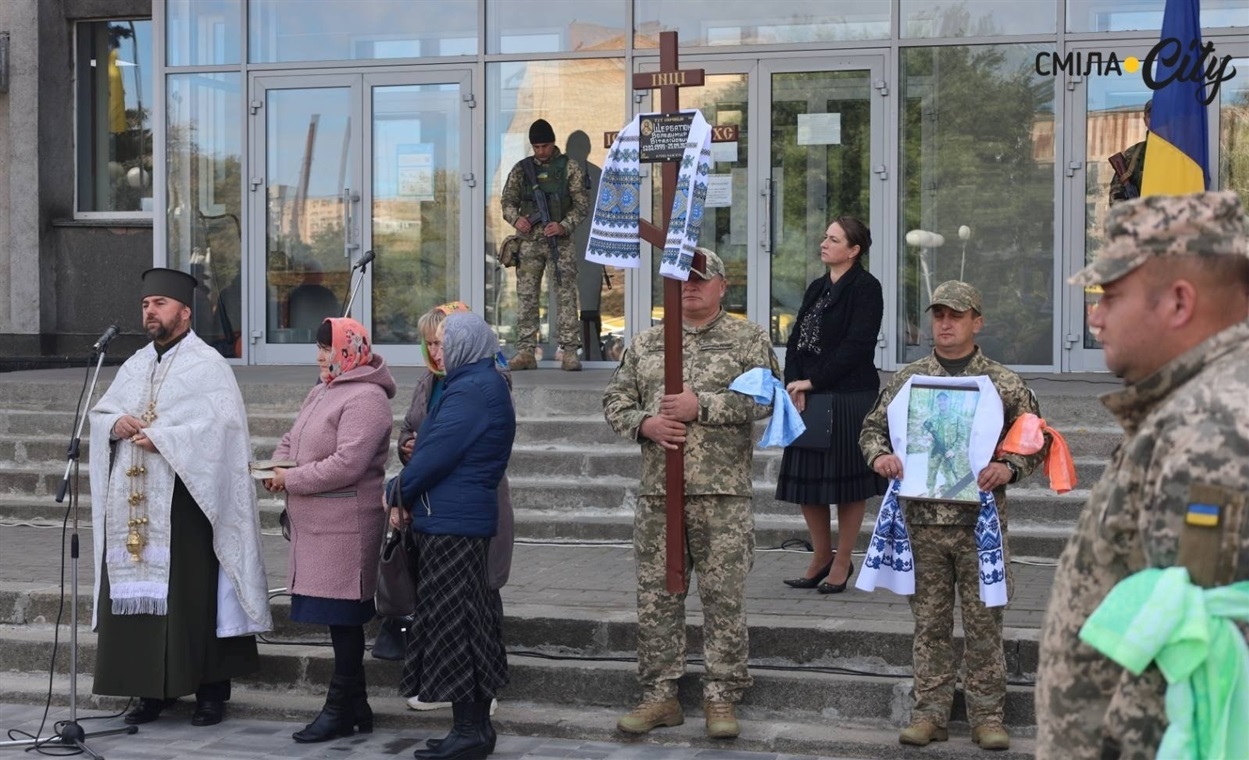 Поминальний молебень провів отець Михайло Шевчук