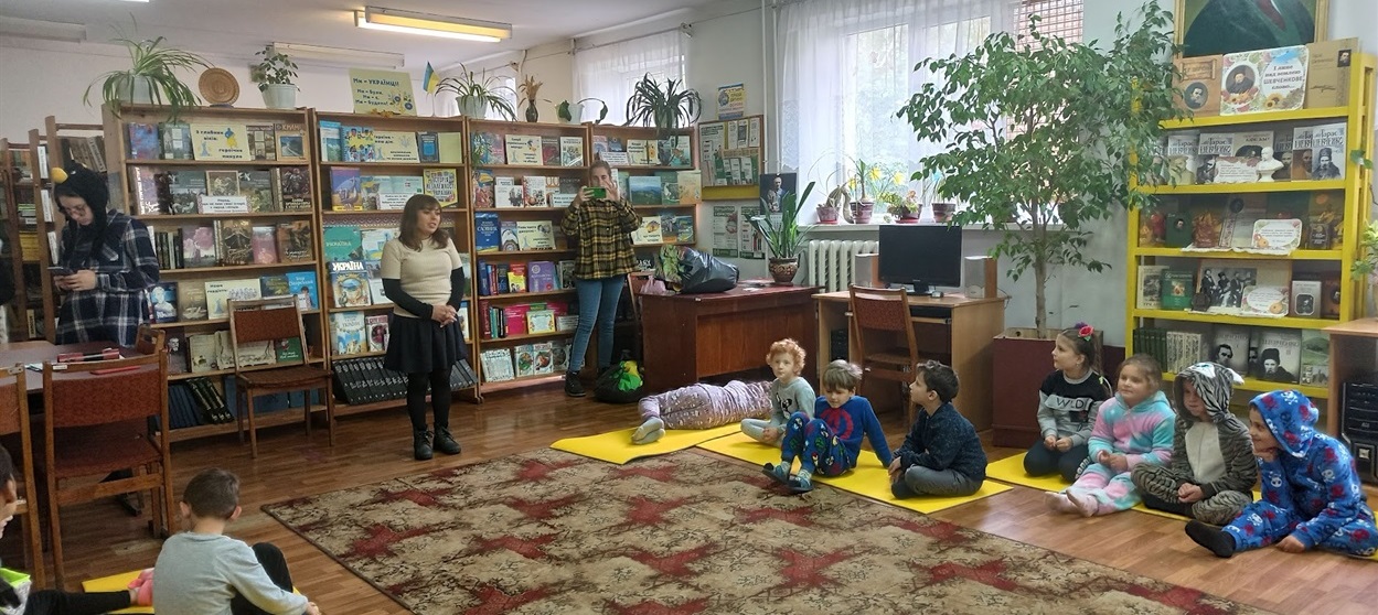 Організувала захід завідуюча сектору дошкільнят і учнів 1-4 класів Юлія Близнюк