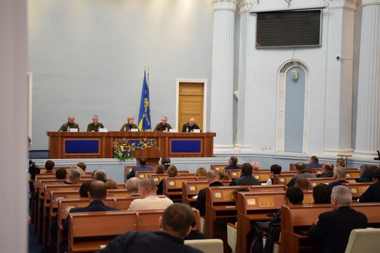 Під час наради присутні обговорювали потреби і проблеми громади у роботі з ВПО