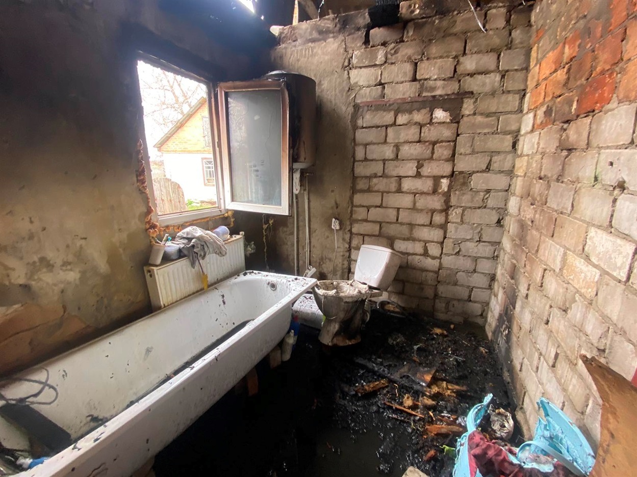 Вогонь повністю знищив ванну кімнату