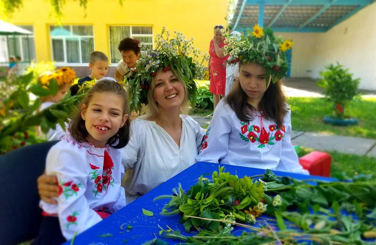 Майстер-клас з плетіння купальських віночків