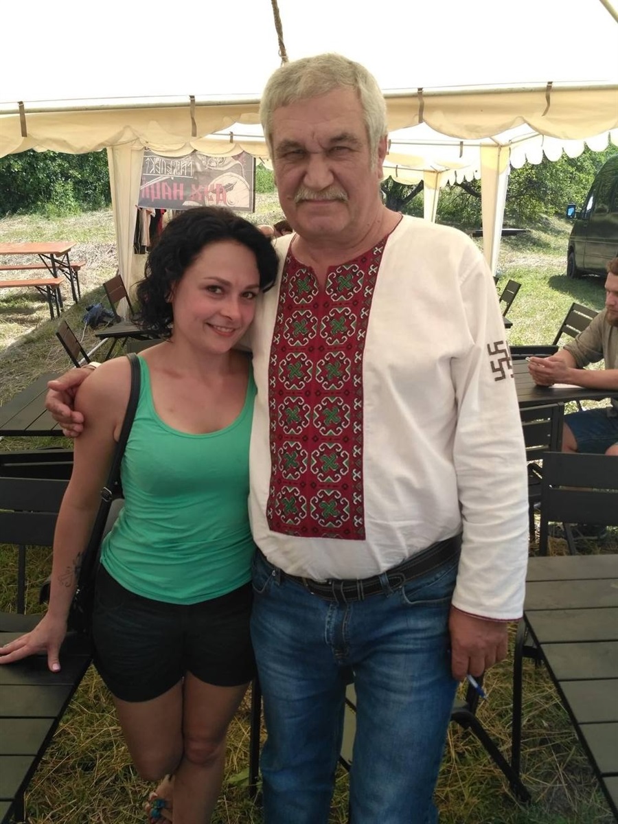 Яна з улюбленим письменником Василем Шкляром