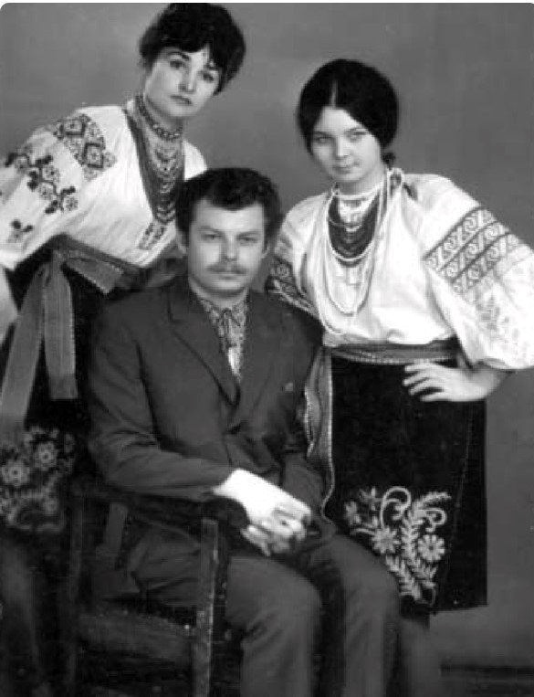 Валентина Осінська разом з братом та його дружиною