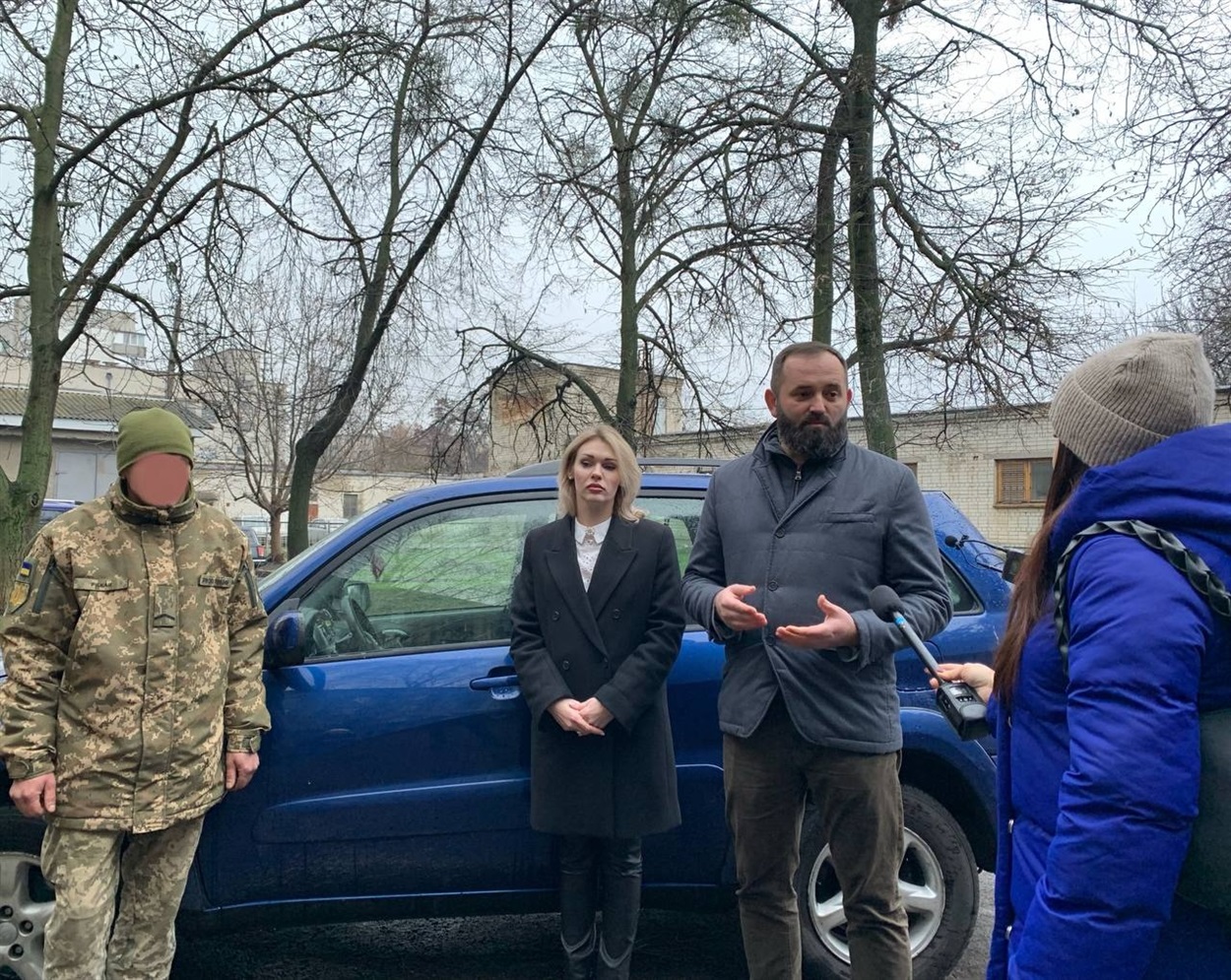 Передача автомобіля для військових