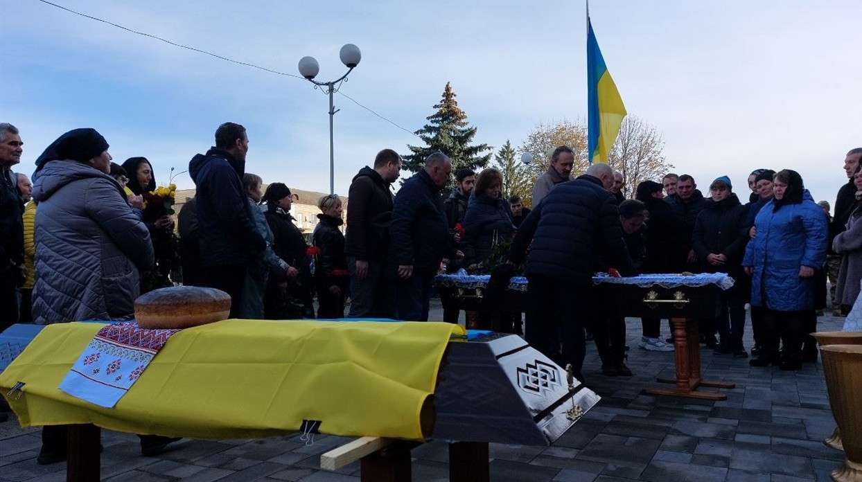 Церемонія прощання із загиблим воїном